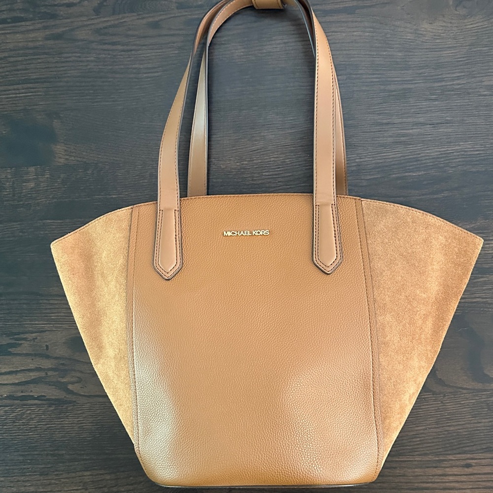 Michael Kors Portia Tote Leather and Suede - Picture 3 of 17